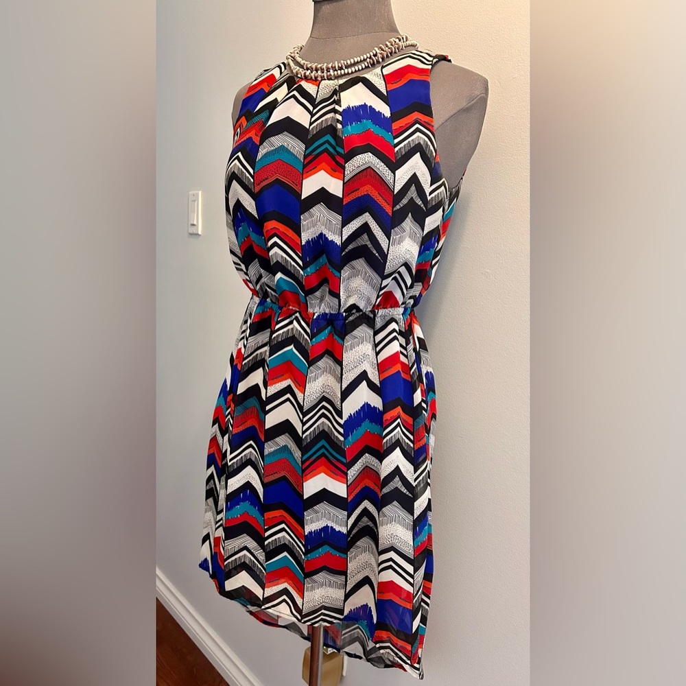 Dex High Low Chevron Print Sleeveless Dress